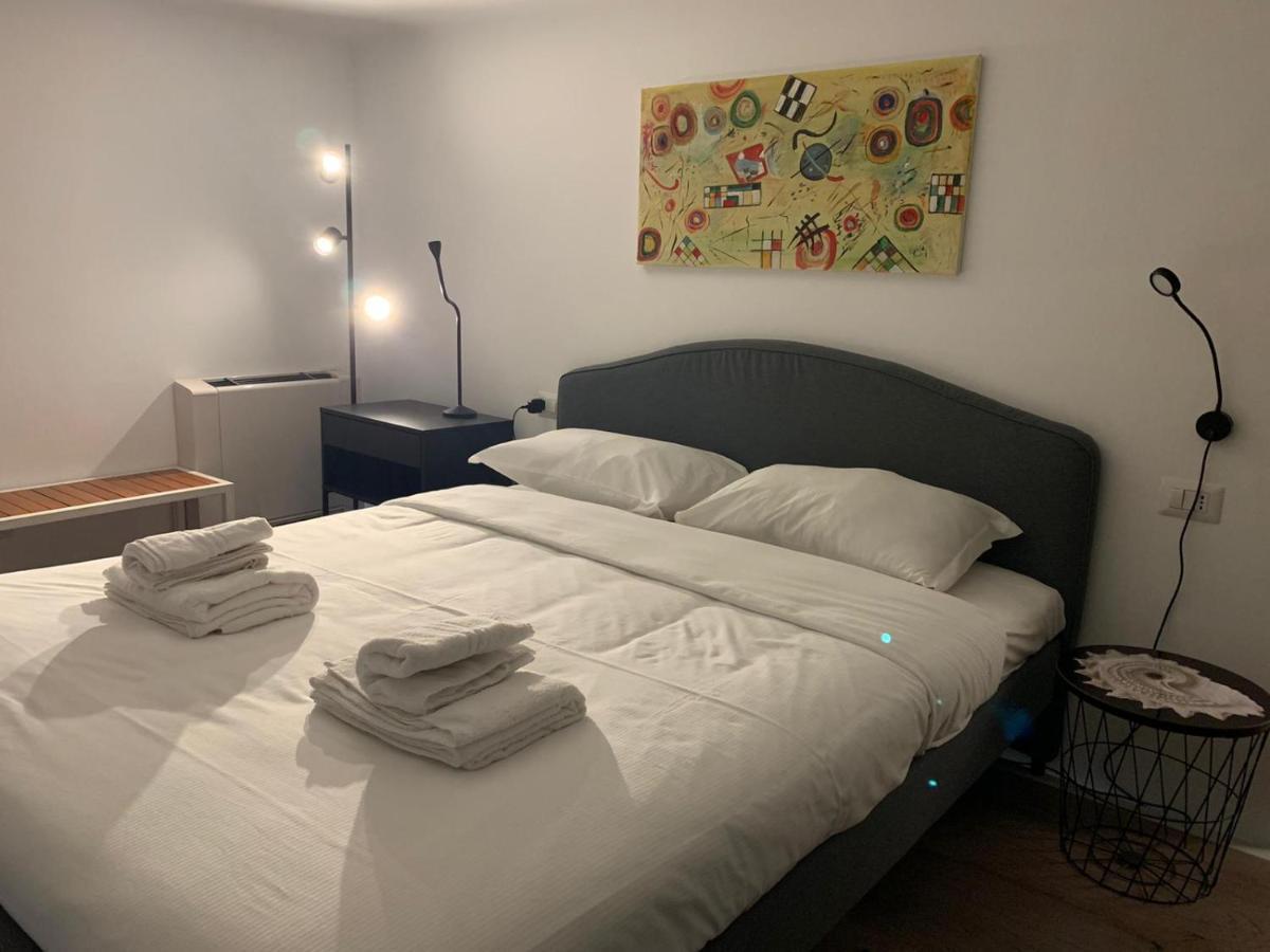 La Pampa New & Fully Refurbished Apt Apartment Milan Luaran gambar
